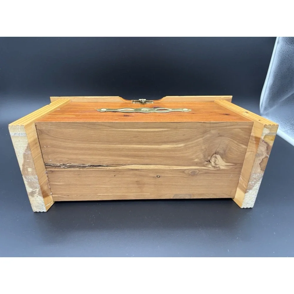 Vintage Cedar Wood Box Wisconsin Dells Souvenir Keepsake Trinket Chest Art Deco
